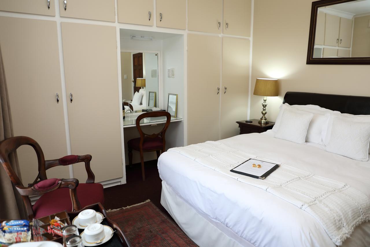 Kingston Place Guesthouse เดอร์บัน ภายนอก รูปภาพ
