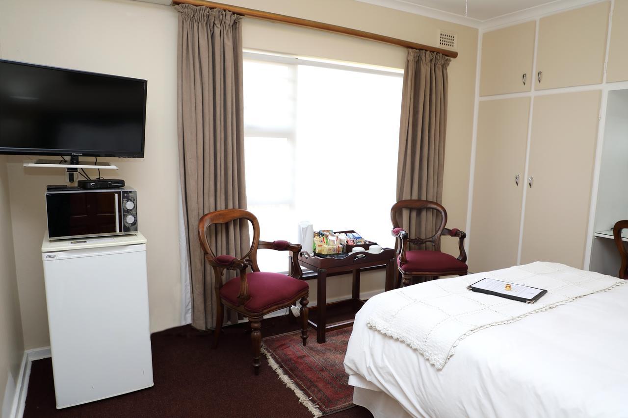 Kingston Place Guesthouse เดอร์บัน ภายนอก รูปภาพ