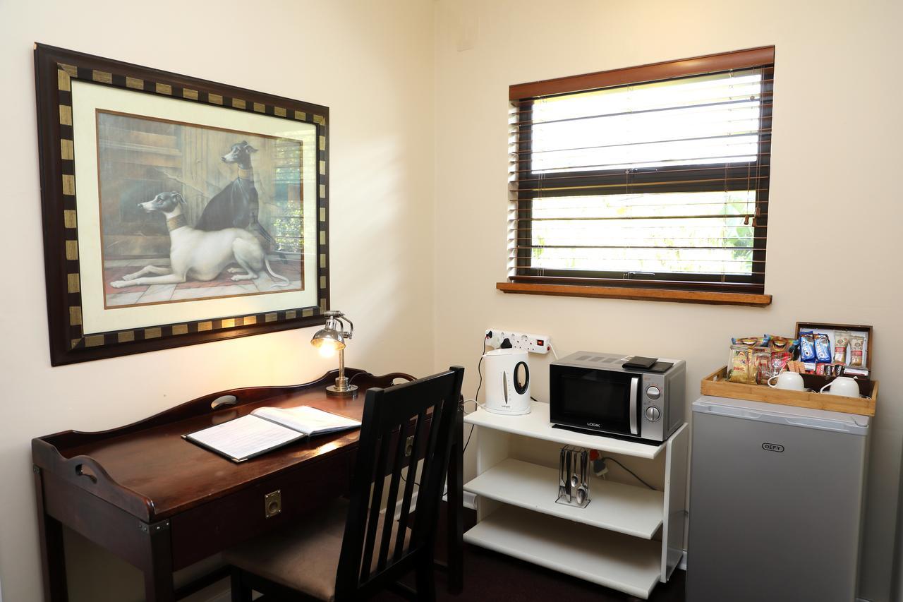 Kingston Place Guesthouse เดอร์บัน ภายนอก รูปภาพ